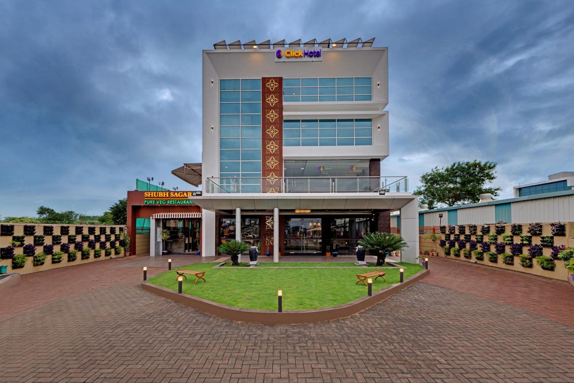 VITS Sagar Plaza, Pune Chakan Hotel Bagian luar foto